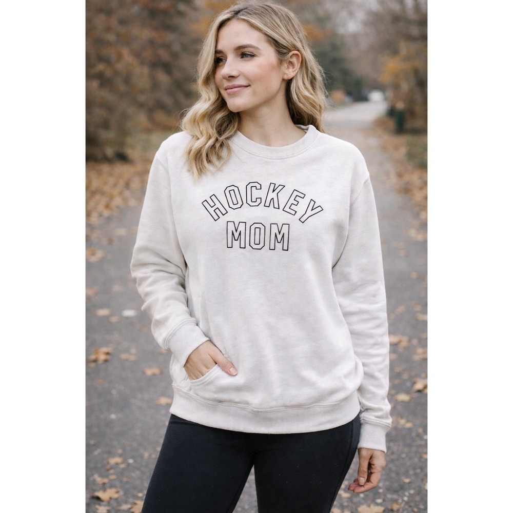 Hockey Mom Crewneck Sweatshirt White Fleece Sporty Minimalist Preppy Sz L